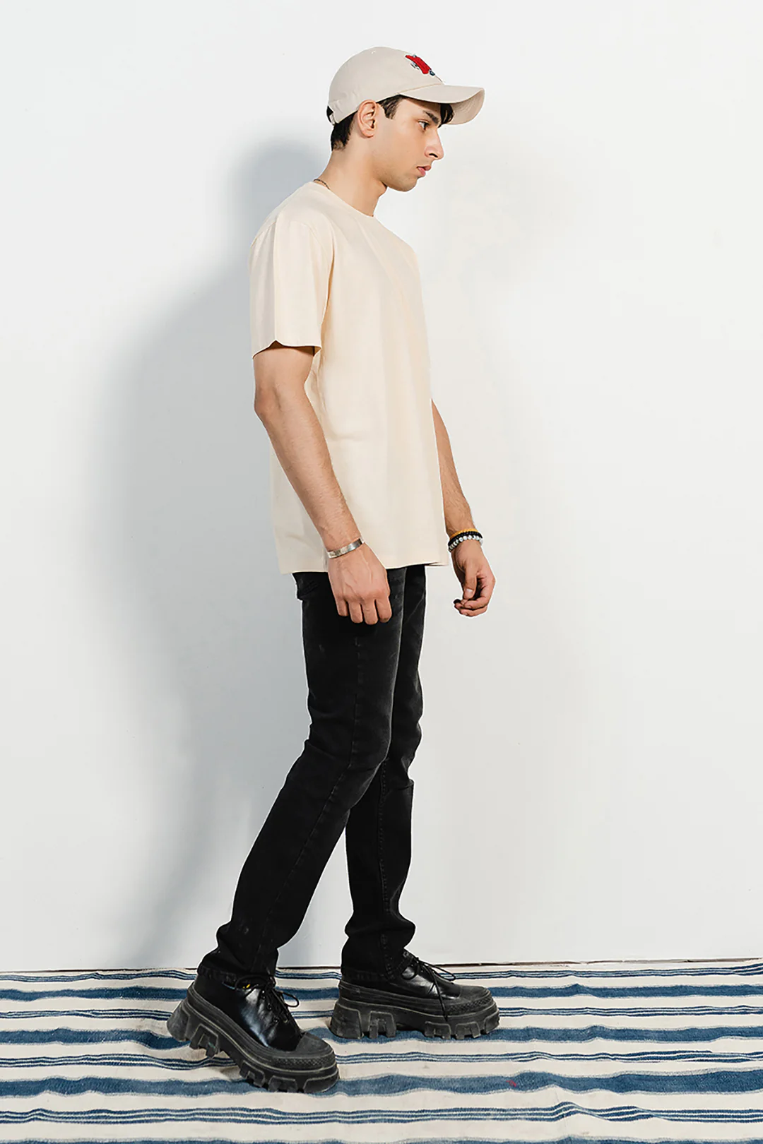 Basic T-Shirt - Regular - Image 43