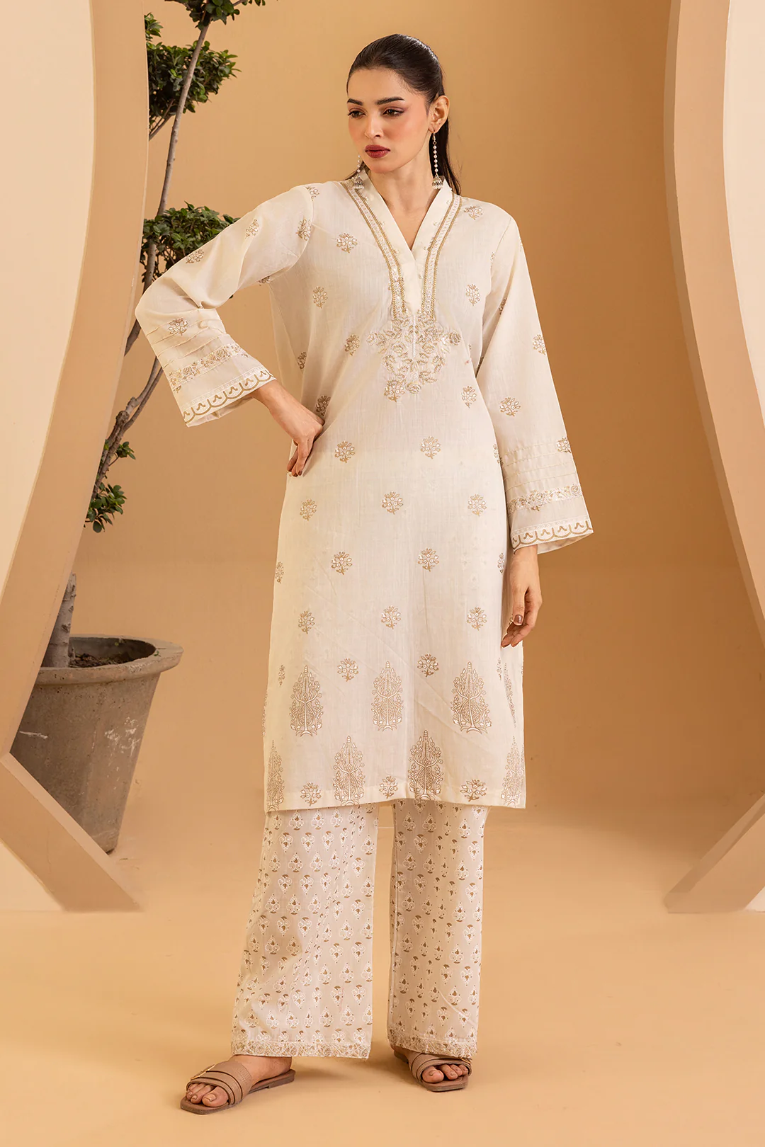 Embroidered Kurta Trouser - 2507 - Image 3